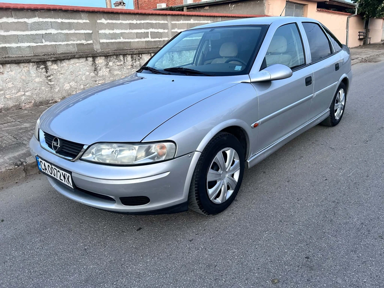 Opel Vectra 1.6 Бензин, снимка 4 - Автомобили и джипове - 56238533
