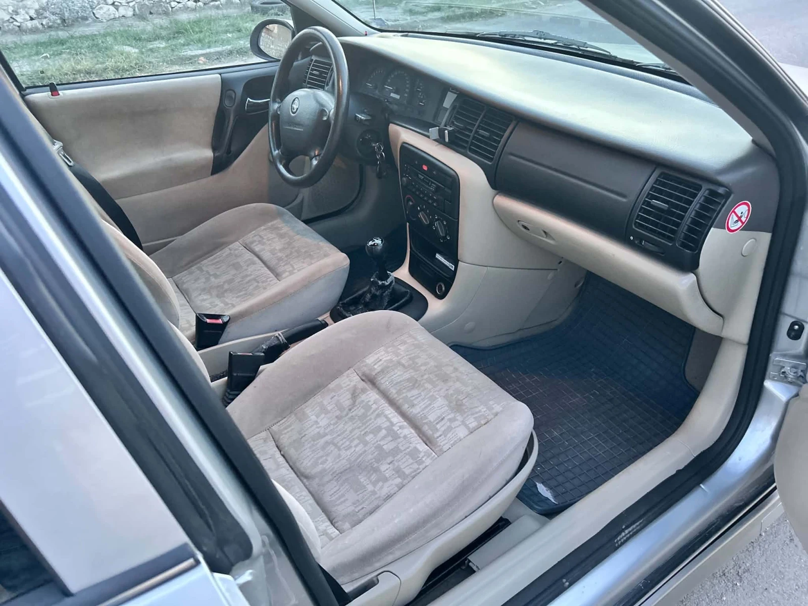 Opel Vectra 1.6 Бензин, снимка 9 - Автомобили и джипове - 56238533