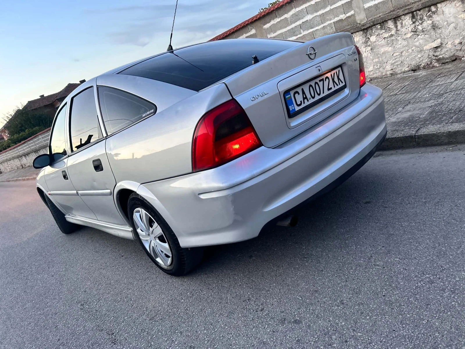 Opel Vectra 1.6 Бензин, снимка 13 - Автомобили и джипове - 56238533