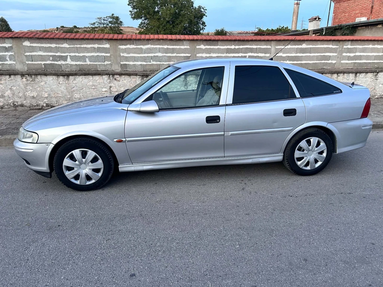 Opel Vectra 1.6 Бензин, снимка 5 - Автомобили и джипове - 56238533