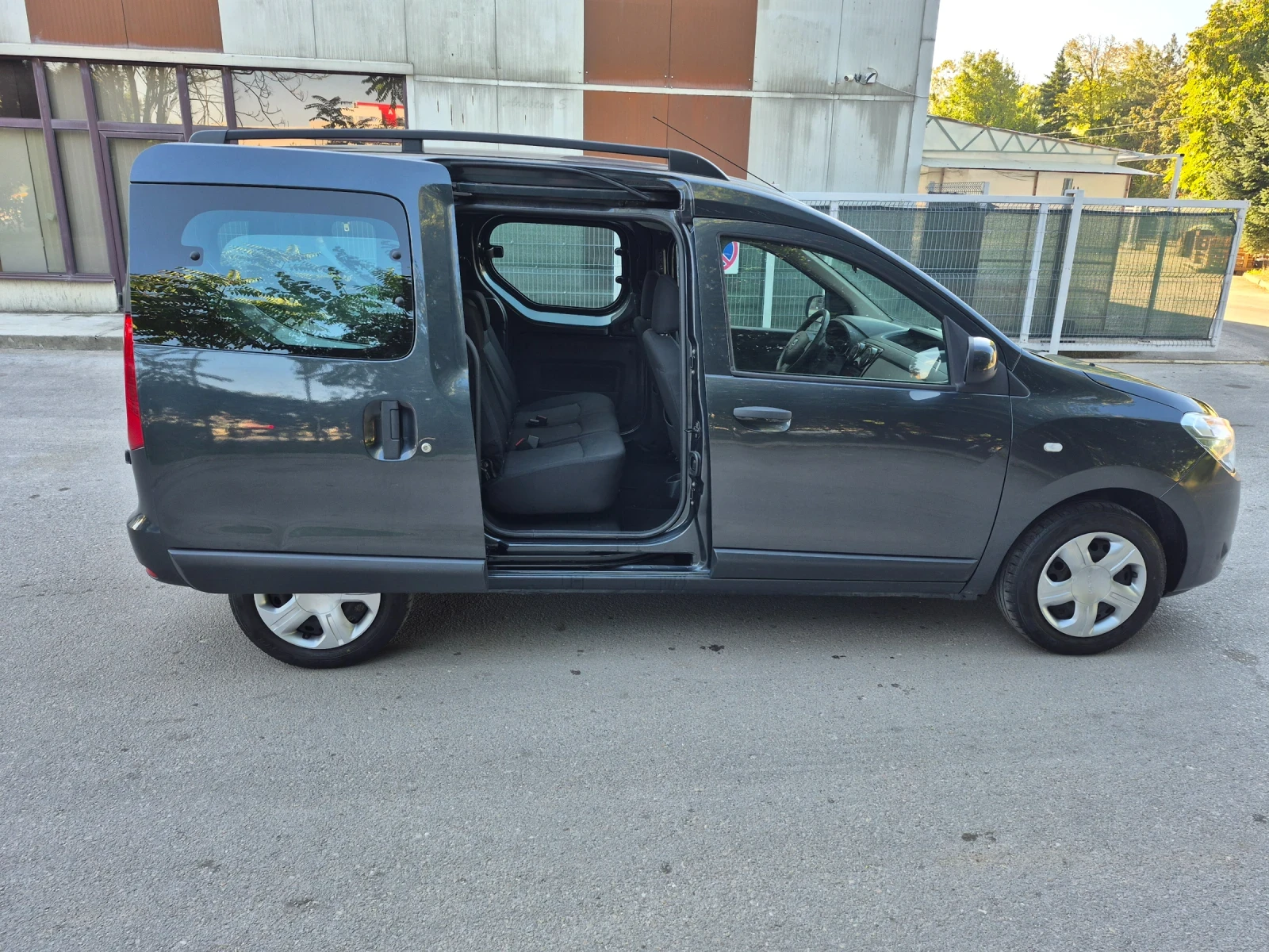Dacia Dokker 1.5 Дизел  128000 км, снимка 13 - Автомобили и джипове - 56314194