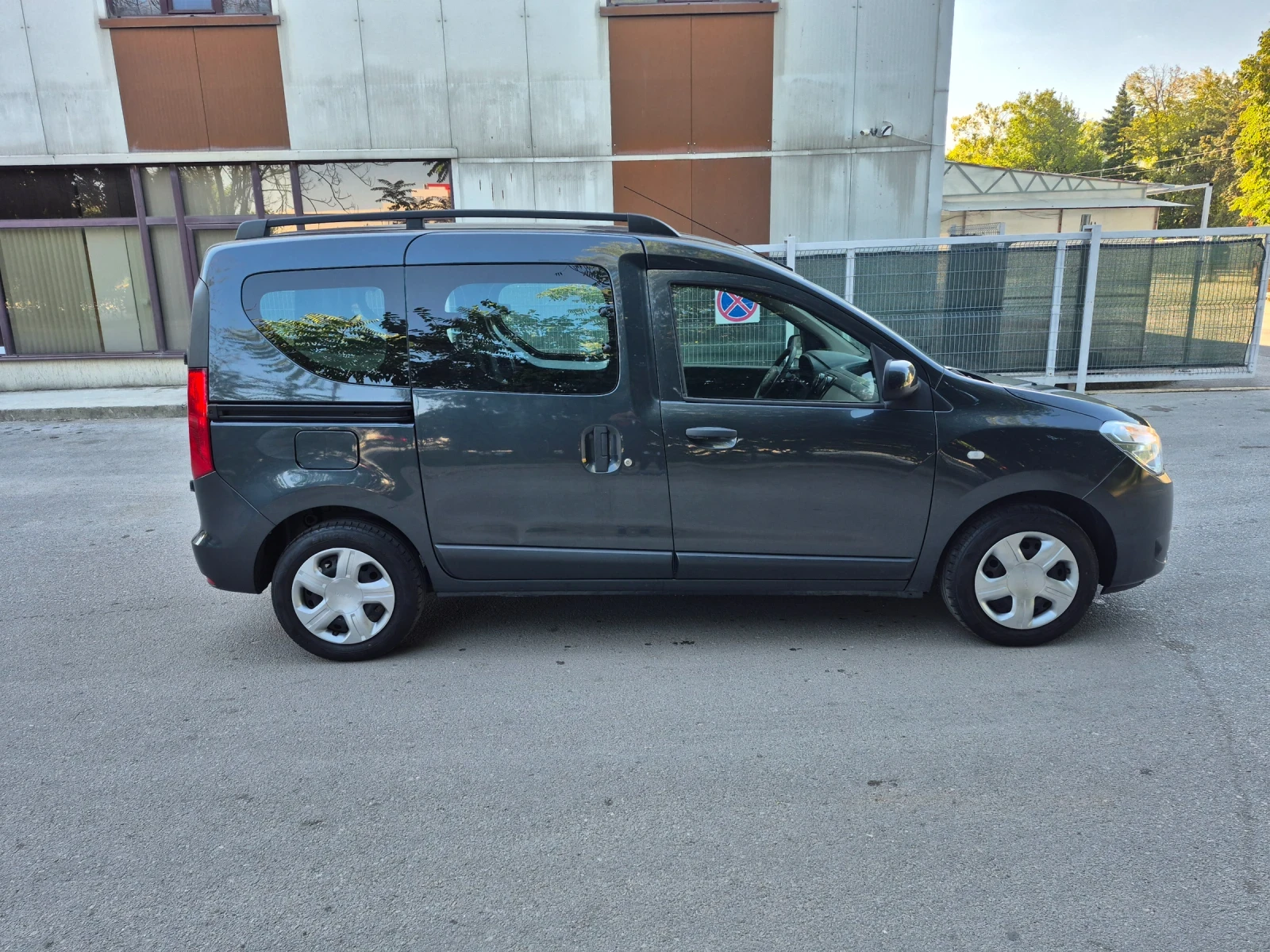 Dacia Dokker 1.5 Дизел  128000 км, снимка 3 - Автомобили и джипове - 56314194
