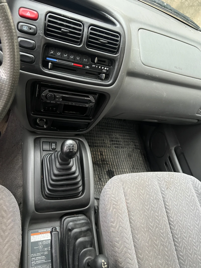 Suzuki Grand vitara 2.0 HDI, снимка 10 - Автомобили и джипове - 52876062