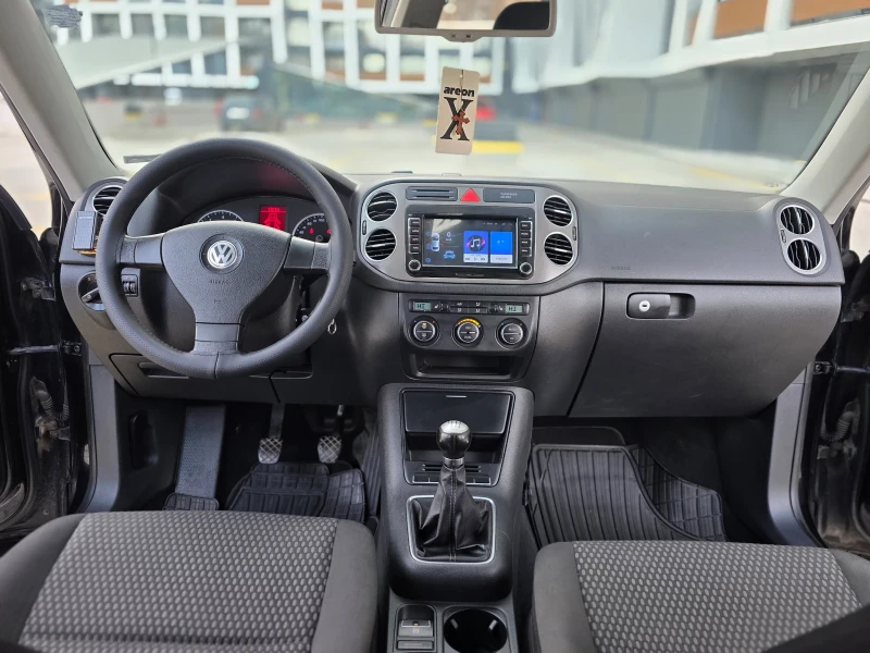 VW Tiguan 1.4 TFSI 150 коня 4x4 , снимка 11 - Автомобили и джипове - 53363528