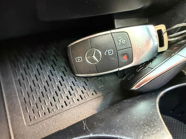 Mercedes-Benz GLC * 300 * CARFAX * ЦЕНА ДО БГ, снимка 13 - Автомобили и джипове - 55941476