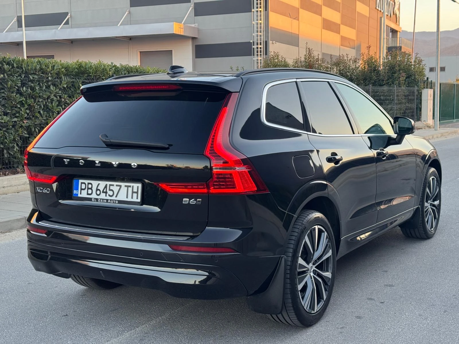 Volvo XC60 B6 - изображение 4