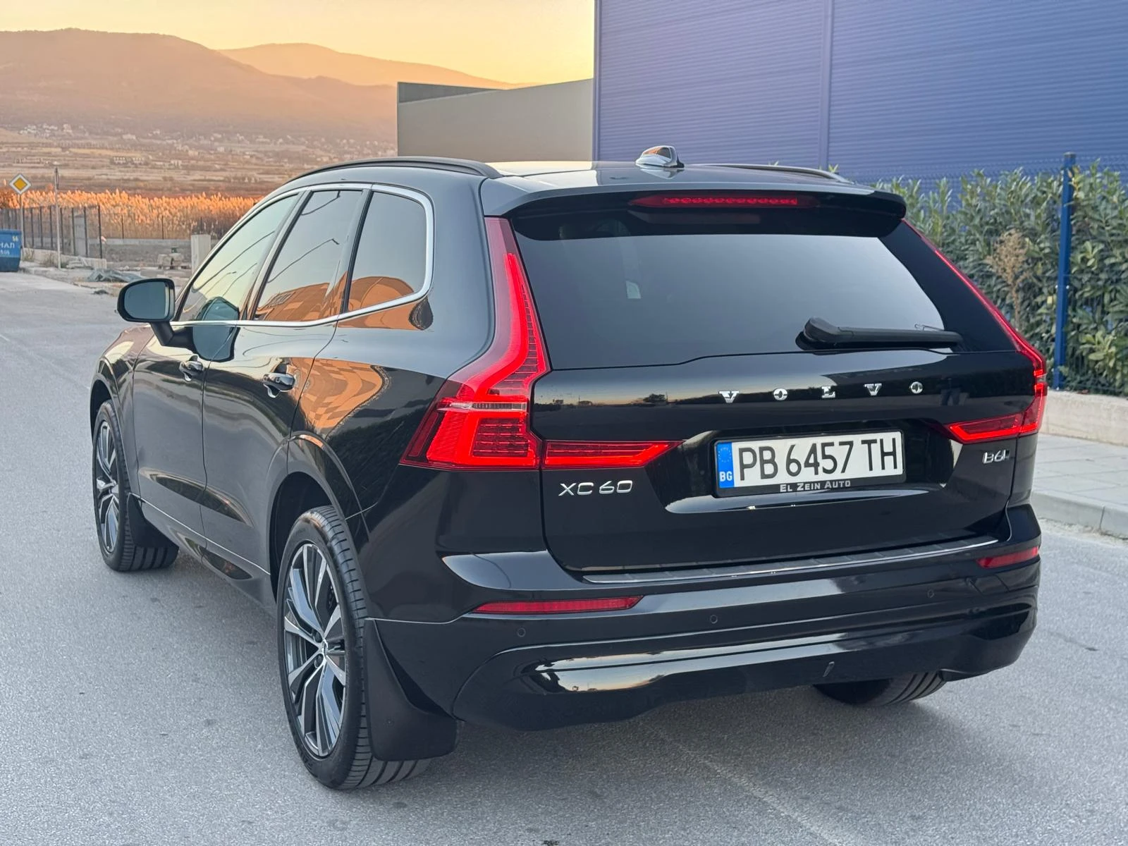 Volvo XC60 B6 - изображение 2
