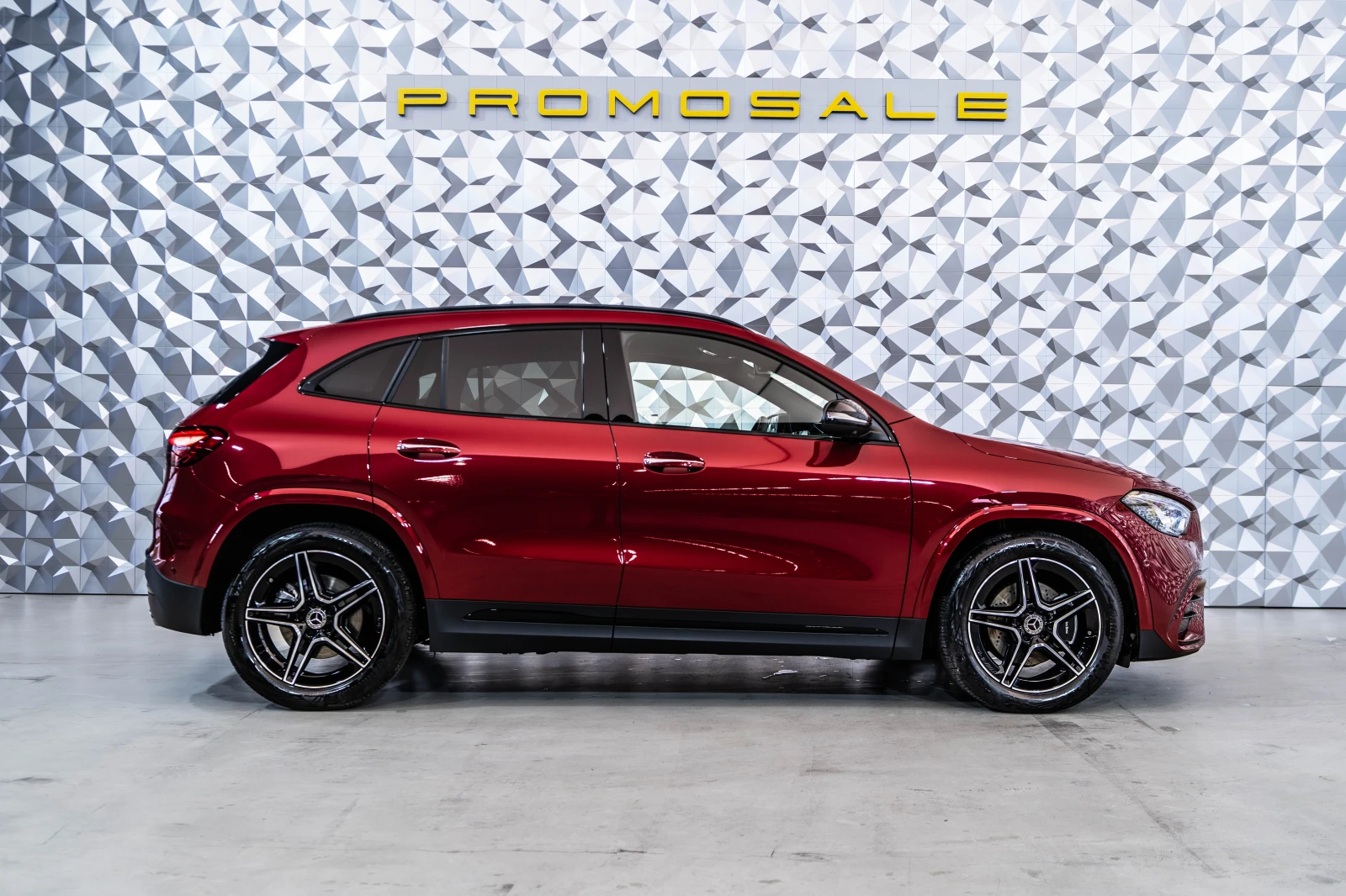 Mercedes-Benz GLA 220 4Matic* AMG-Line* LED* Leder* Night*  - изображение 6