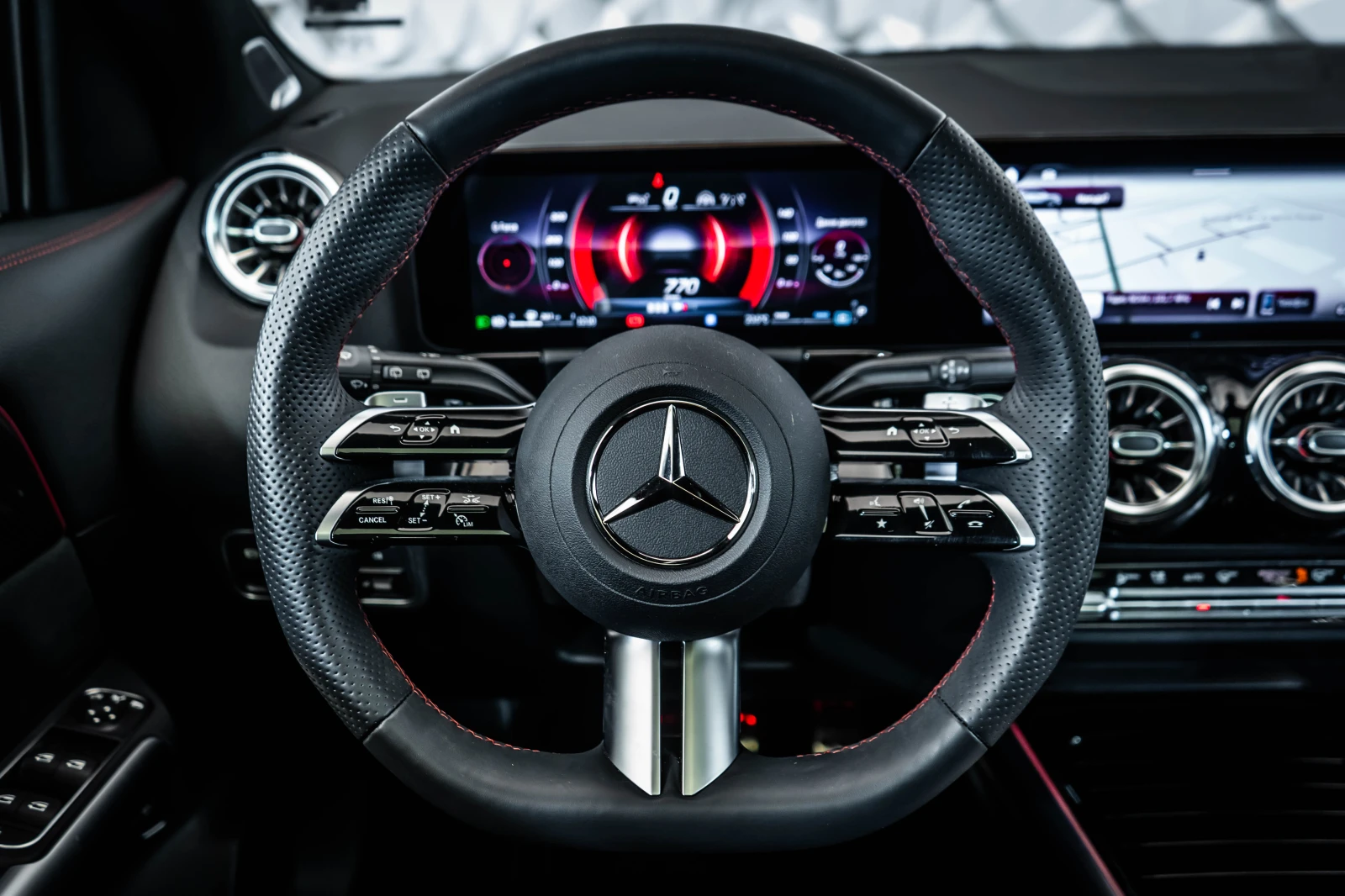 Mercedes-Benz GLA 220 4Matic* AMG-Line* LED* Leder* Night*  - изображение 10