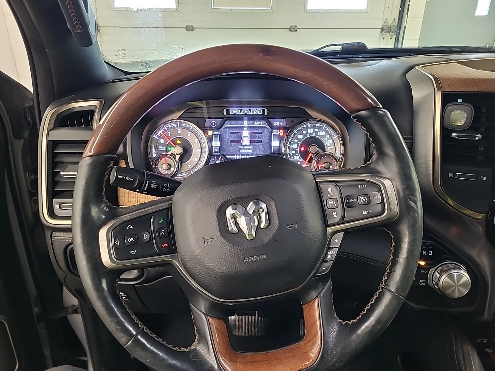 Dodge RAM 1500 LARAMIE LONGHORN CREW CAB* AWD* CARFAX* , снимка 11 - Автомобили и джипове - 53944895