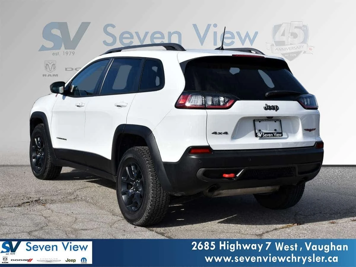 Jeep Cherokee * Trailhawk 4x4 NAVI/BLIND SPOT DETECTION * CARFAX, снимка 3 - Автомобили и джипове - 54947899