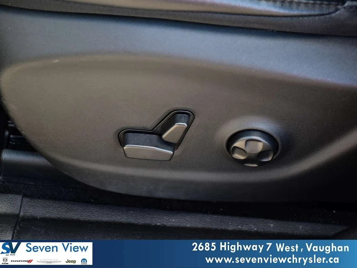 Jeep Cherokee * Trailhawk 4x4 NAVI/BLIND SPOT DETECTION * CARFAX, снимка 8 - Автомобили и джипове - 54947899