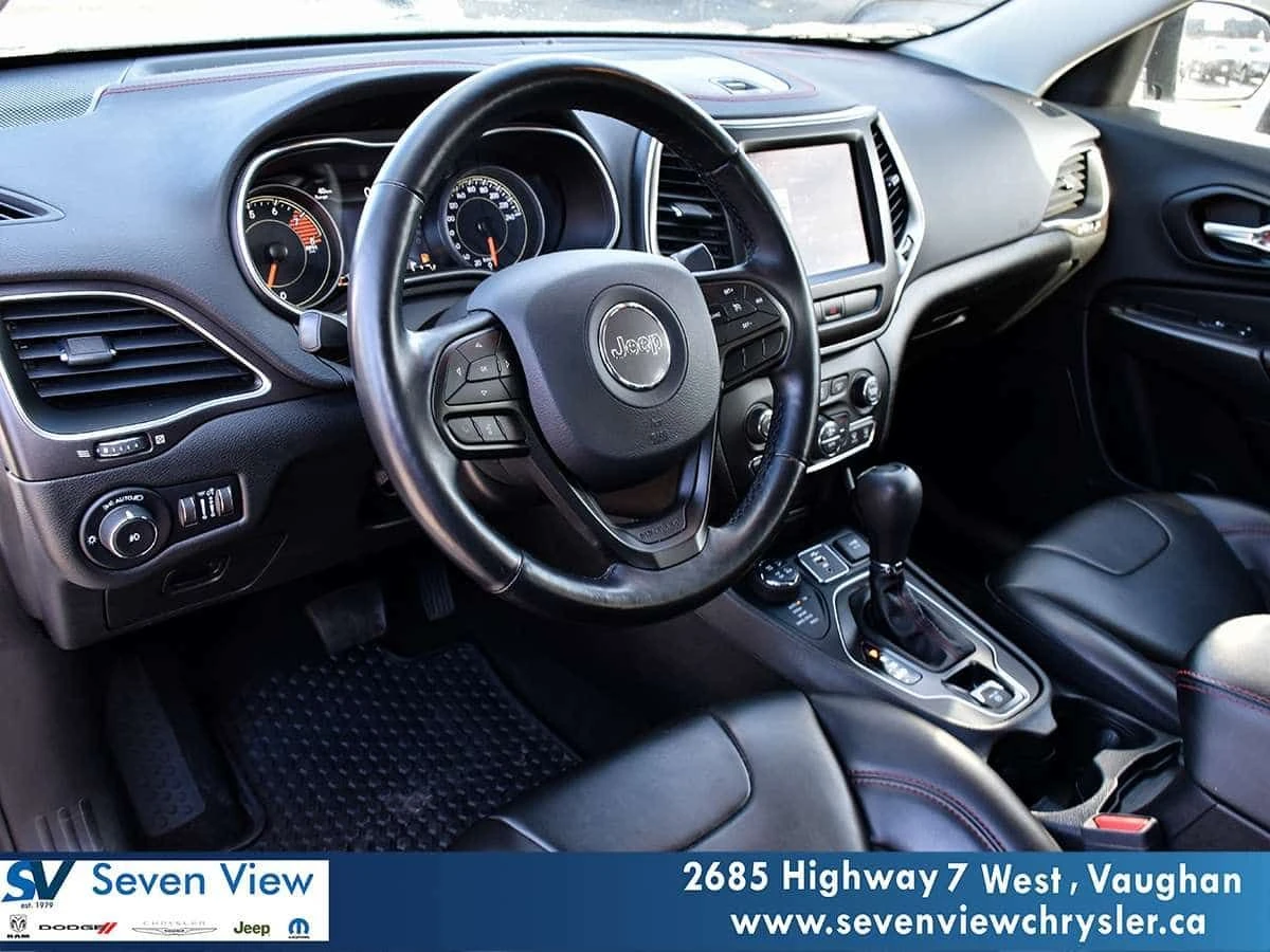 Jeep Cherokee * Trailhawk 4x4 NAVI/BLIND SPOT DETECTION * CARFAX, снимка 6 - Автомобили и джипове - 54947899