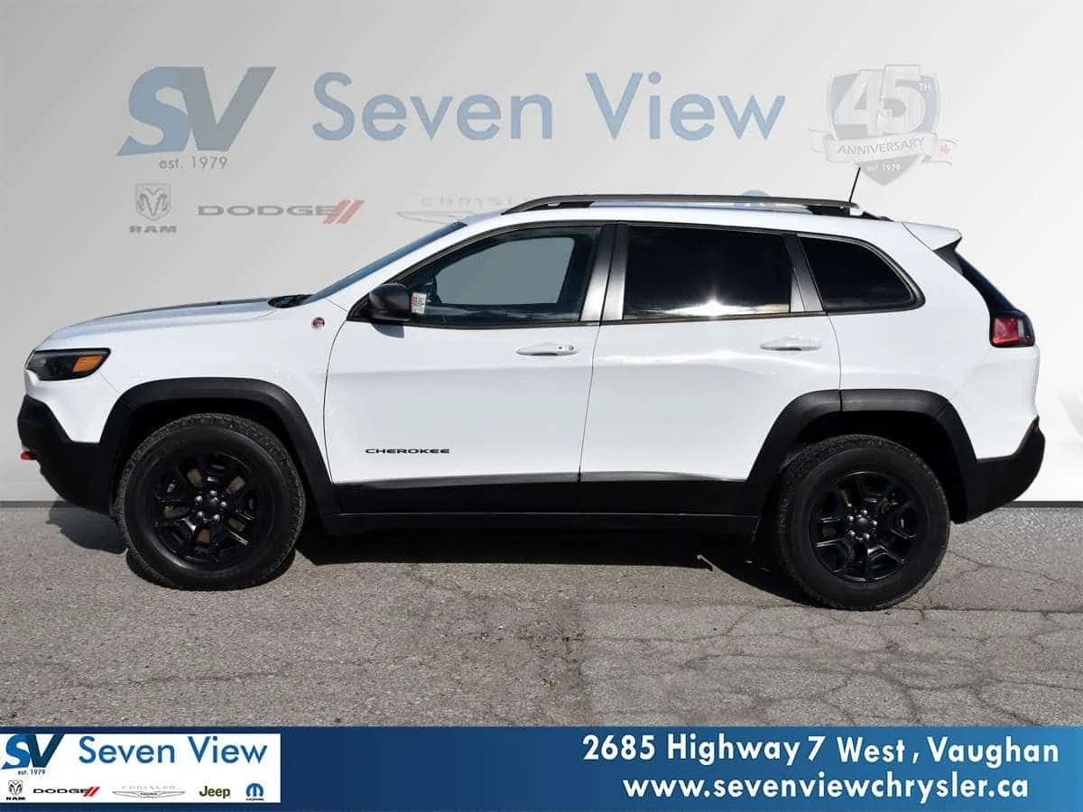 Jeep Cherokee * Trailhawk 4x4 NAVI/BLIND SPOT DETECTION * CARFAX, снимка 2 - Автомобили и джипове - 54947899