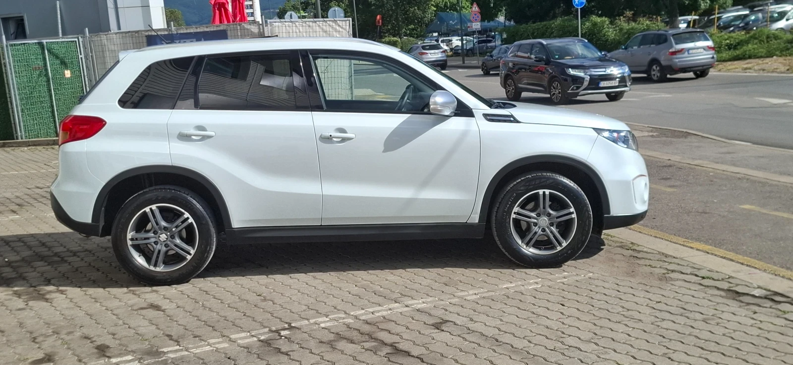 Suzuki Vitara 1.4 Turbo  140kc Automat 4x4 Full, снимка 7 - Автомобили и джипове - 55448118