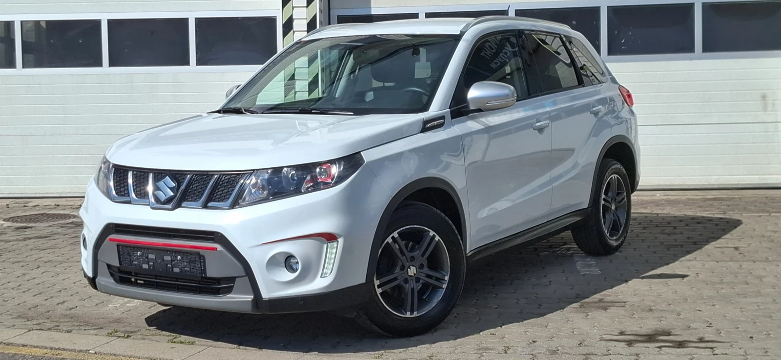 Suzuki Vitara 1.4 Turbo  140kc Automat 4x4 Full, снимка 3 - Автомобили и джипове - 55448118