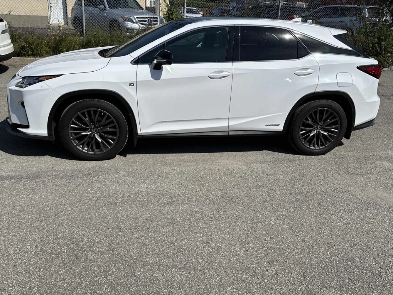 Lexus RX 450h F Sport* Distr* 360* Обдух* Пано, снимка 3 - Автомобили и джипове - 56048360