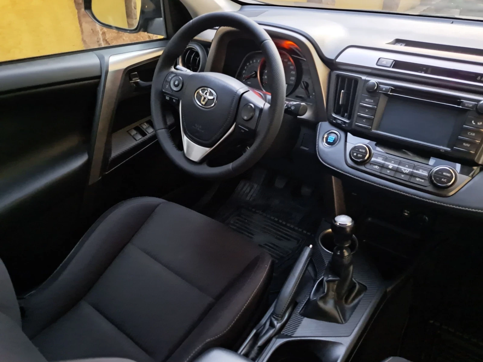 Toyota Rav4 2.0 I 4x4, снимка 6 - Автомобили и джипове - 56107523