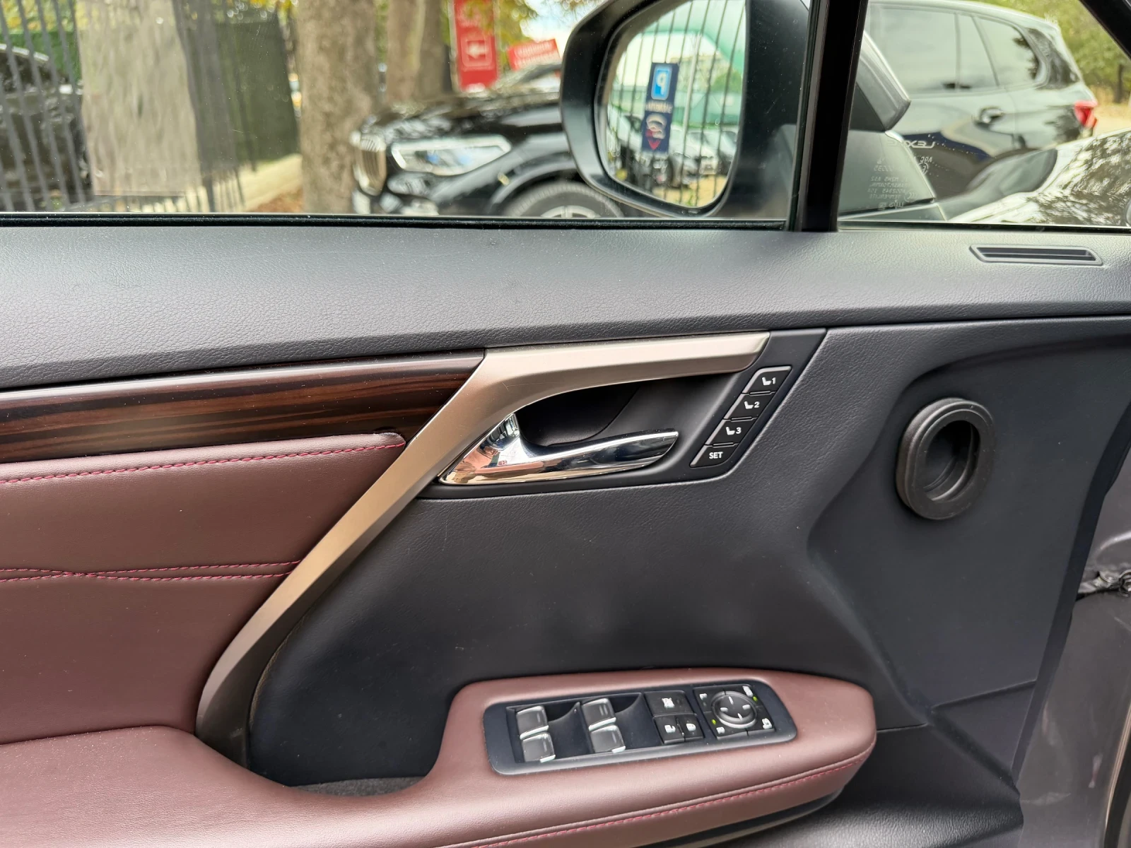 Lexus RX 450h 450hL* 7-места* Kamera-360* Head UP* 53000km* , снимка 14 - Автомобили и джипове - 56656276