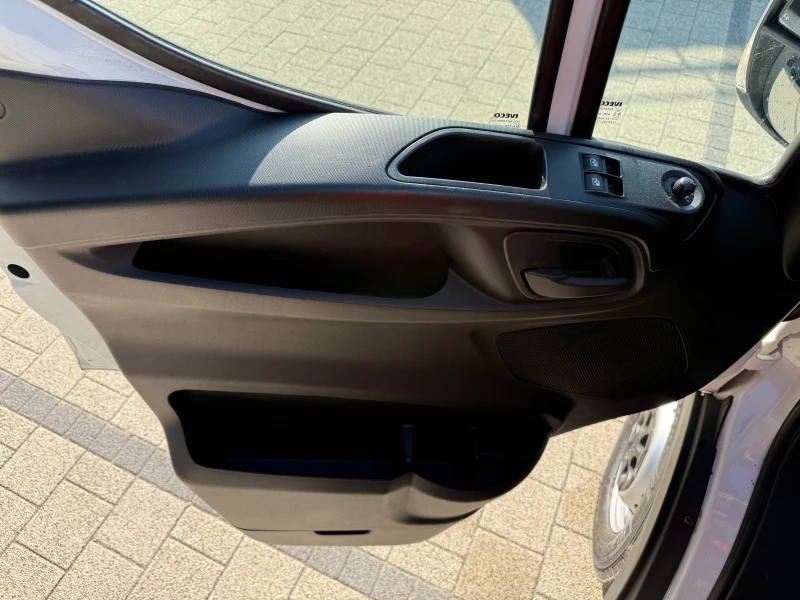 Iveco Daily 35-150 Хладилен + ток Maxi Климатроник , снимка 15 - Бусове и автобуси - 52034818