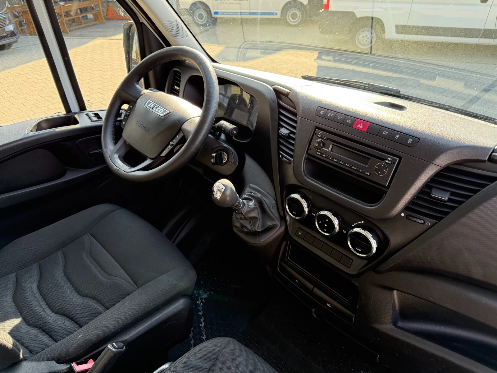 Iveco Daily 35-150 Хладилен + ток Maxi Климатроник  - изображение 10