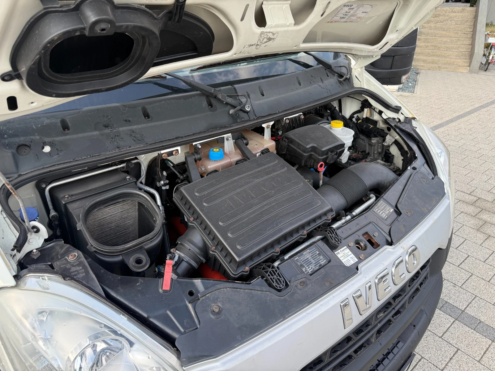 Iveco Daily 40C15 до 3.5т. 4.10м. Климатроник Euro 5 , снимка 17 - Бусове и автобуси - 55655996