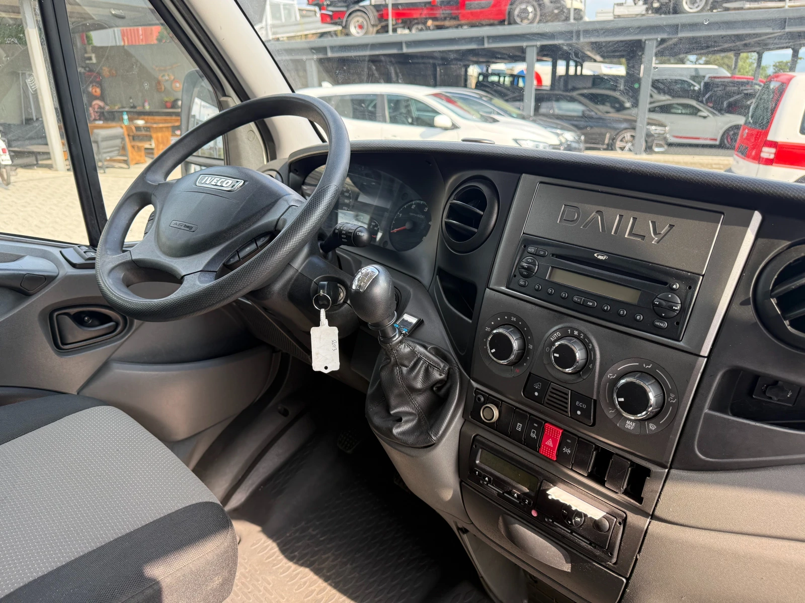 Iveco Daily 40C15 до 3.5т. 4.10м. Климатроник Euro 5 , снимка 12 - Бусове и автобуси - 55655996