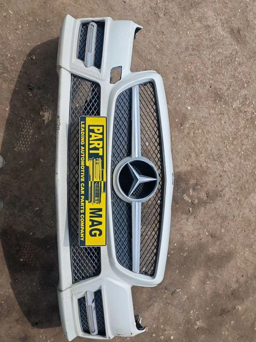 Предна AMG броня Mercedes SLK 250 R172 бяла оборудвана дефект от ляво A1728801140