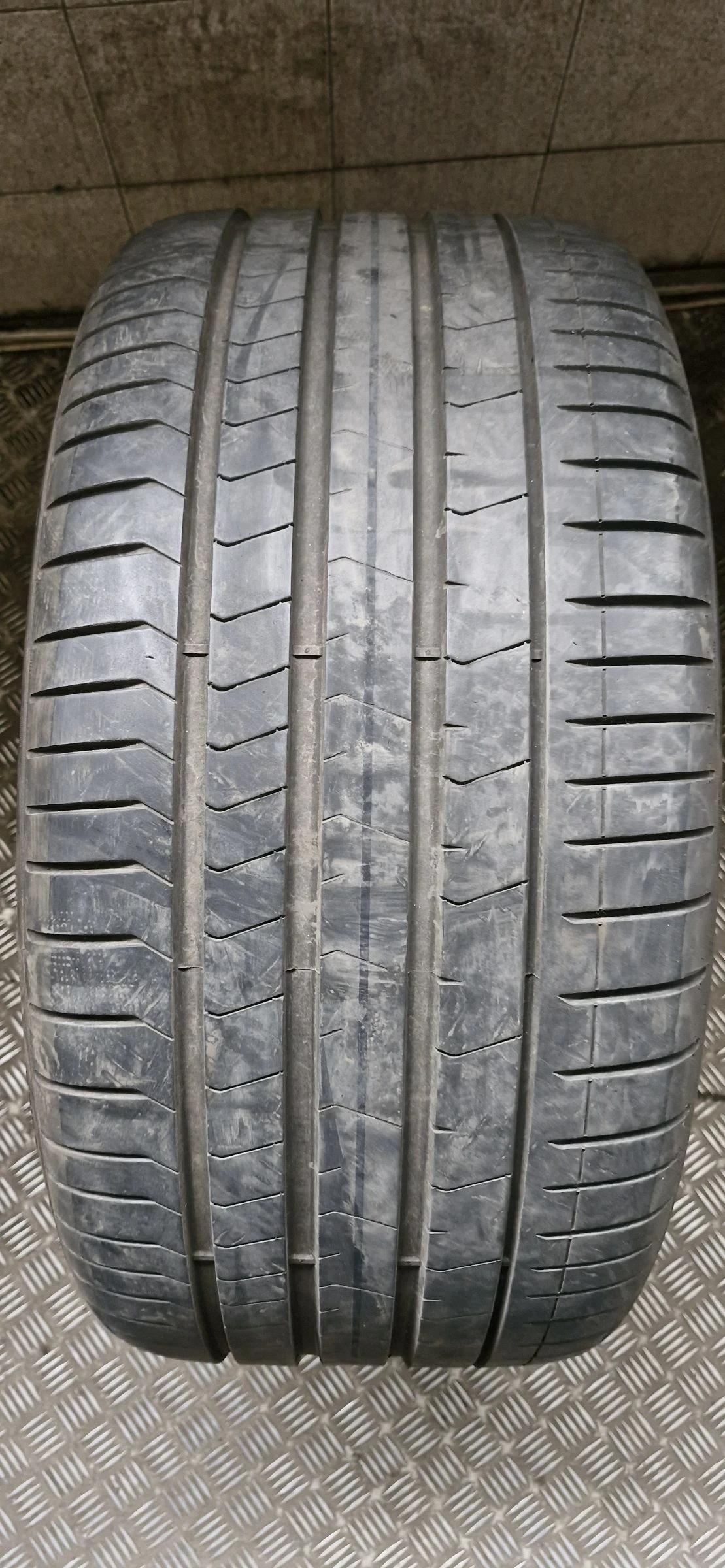 Гуми Летни 315/35R21