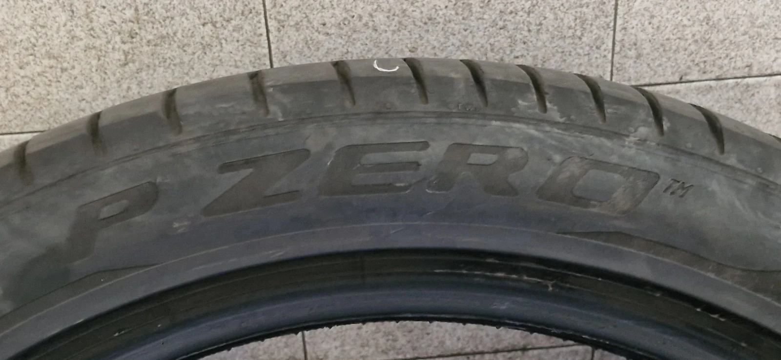 Гуми Летни 315/35R21, снимка 16 - Гуми и джанти - 54703114