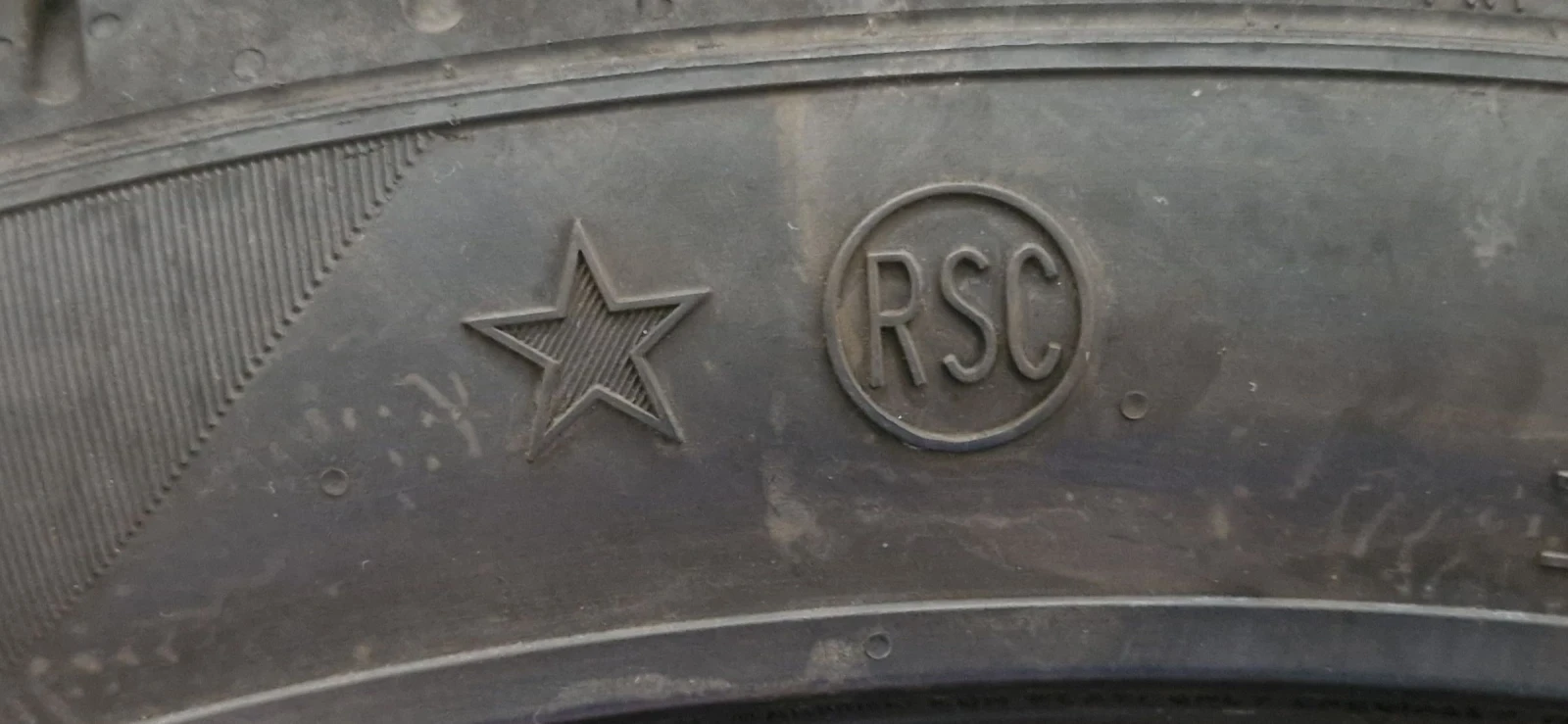 Гуми Летни 315/35R21, снимка 6 - Гуми и джанти - 54703114