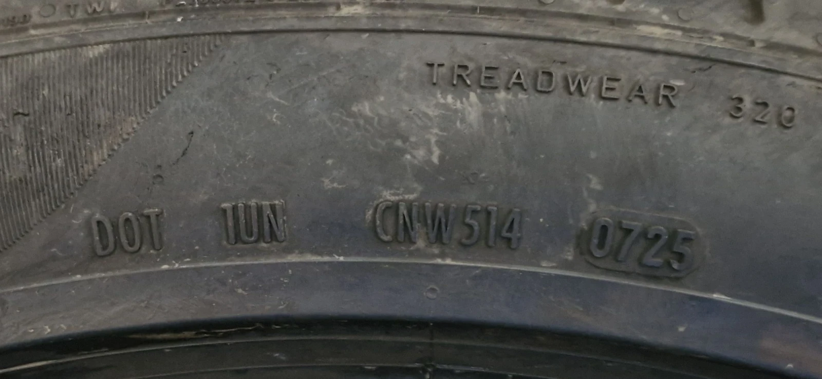 Гуми Летни 315/35R21, снимка 12 - Гуми и джанти - 54703114