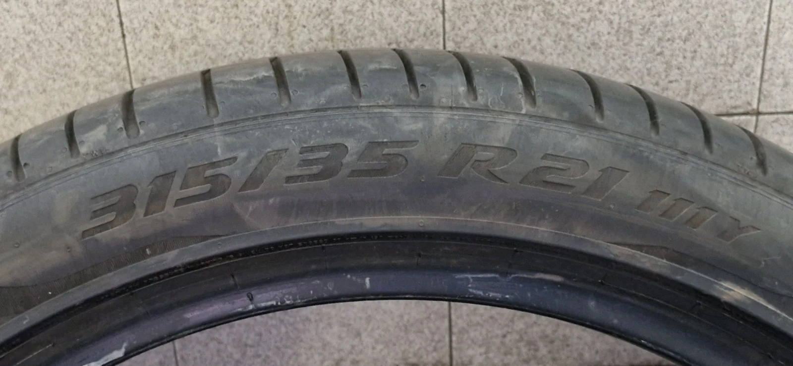Гуми Летни 315/35R21, снимка 5 - Гуми и джанти - 54703114