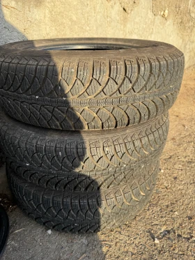 Гуми Зимни 175/70R14, снимка 1 - Гуми и джанти - 48297462