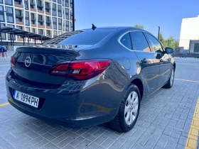 Opel Astra 1.6/НАВИ/ЗАВИВАЩИ ФАРОВЕ/ПАРКТРОНИЦИ, снимка 4