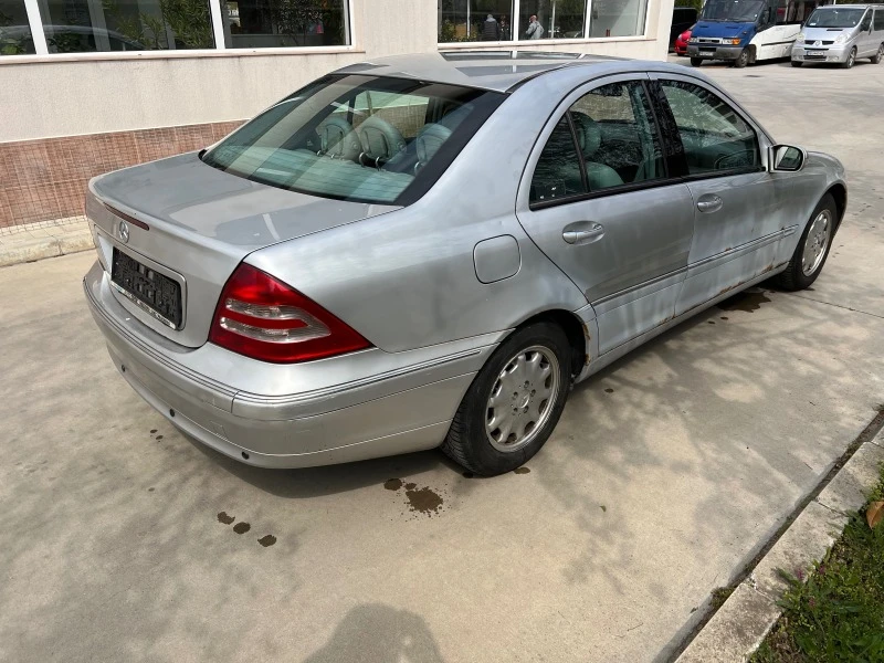 Mercedes-Benz C 220 CDI, снимка 2 - Автомобили и джипове - 40314674