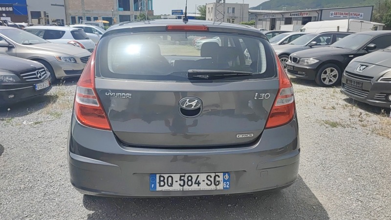 Hyundai I30 1.6 crdi, снимка 5 - Автомобили и джипове - 46142537