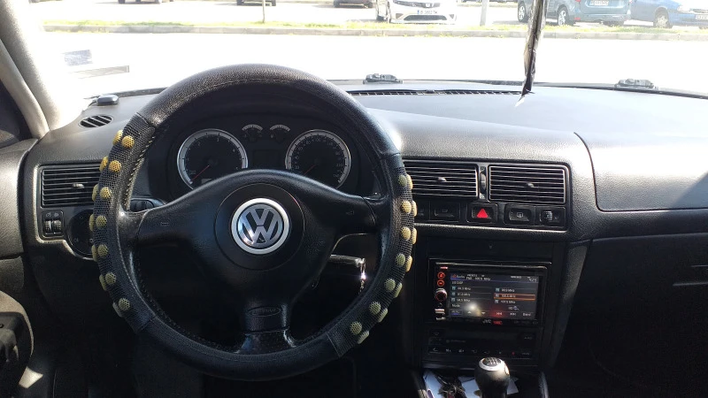 VW Golf 1.9 TDI, снимка 7 - Автомобили и джипове - 46714698