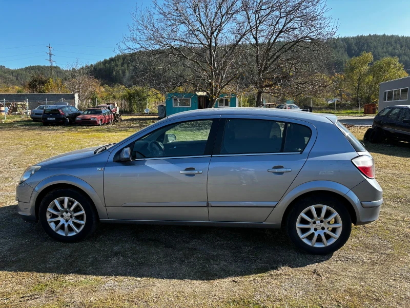 Opel Astra 1.6i 105кс , 2004 година , 117 000 км !, снимка 7 - Автомобили и джипове - 47849983