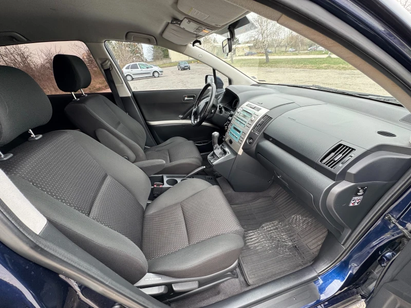 Toyota Verso 2.2 D4D, снимка 8 - Автомобили и джипове - 49510303