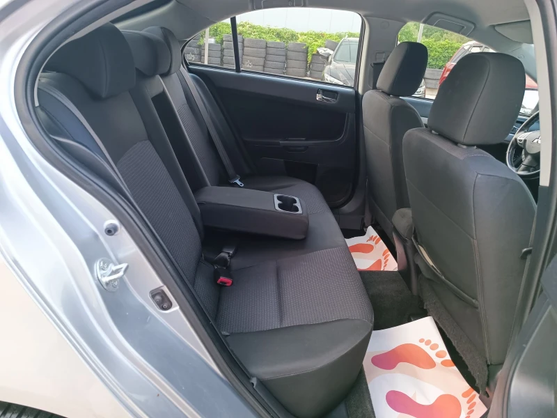 Mitsubishi Lancer 1.8i-143kc-ШВЕЙЦАРИЯ-РЪЧКА, снимка 11 - Автомобили и джипове - 51031717