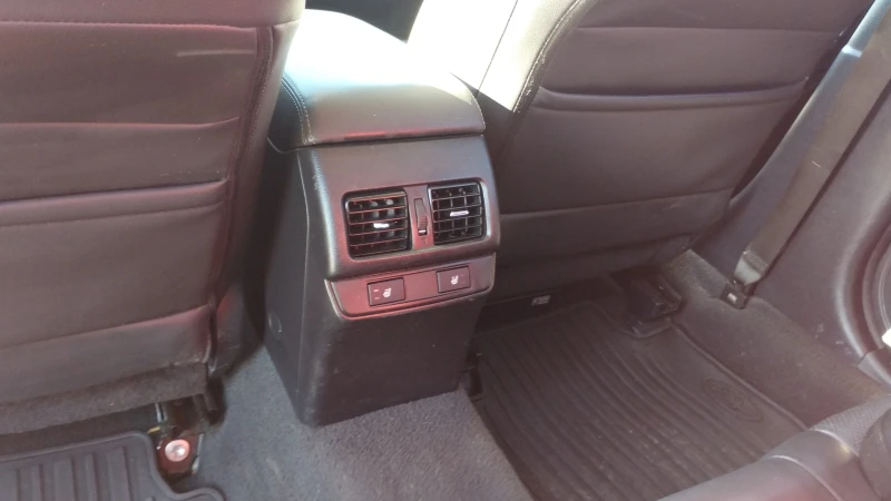 Subaru Outback 3.6r 260кс газово, регистрация, снимка 12 - Автомобили и джипове - 52590797