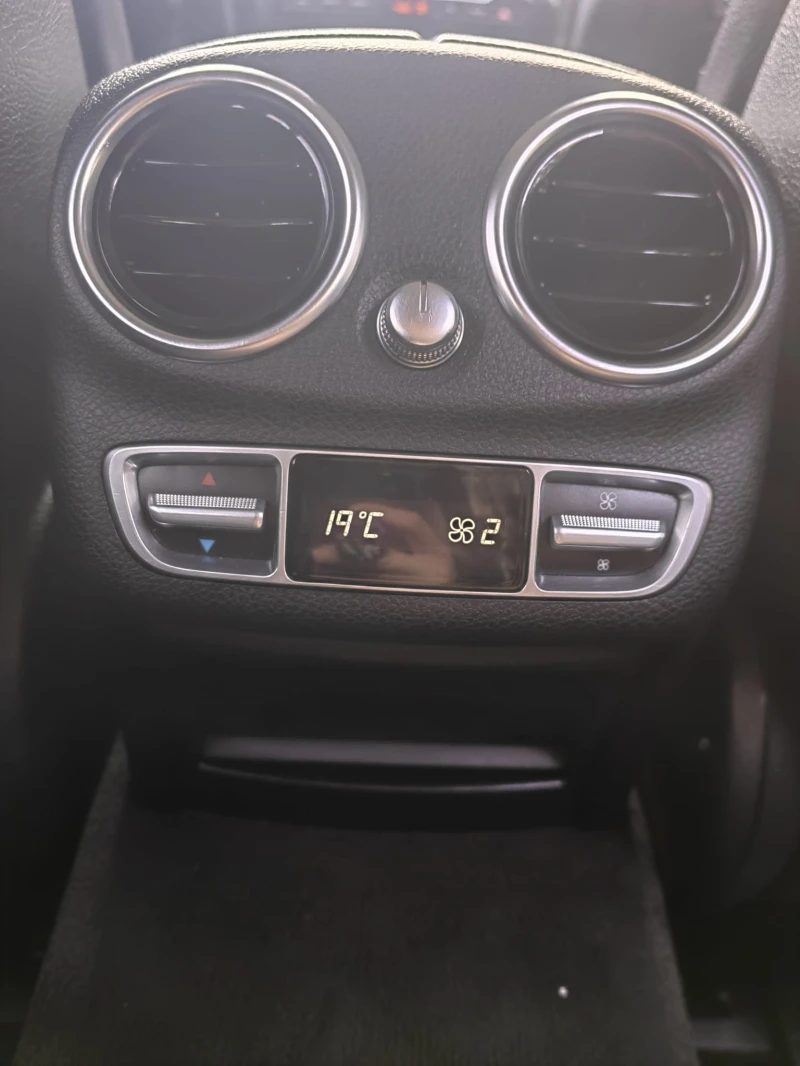 Mercedes-Benz C 220, снимка 10 - Автомобили и джипове - 53000603