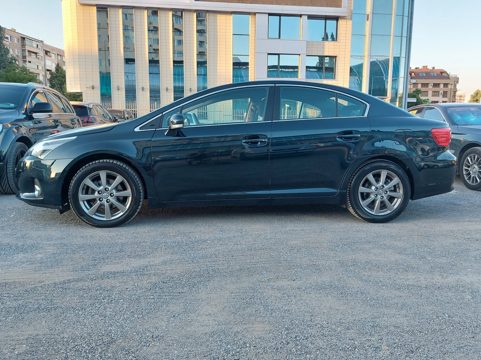 Toyota Avensis 2.0D4D 126кс СЕДАН И 2.2D4D 150ксКОМБИ NAVI КАМЕРА, снимка 1