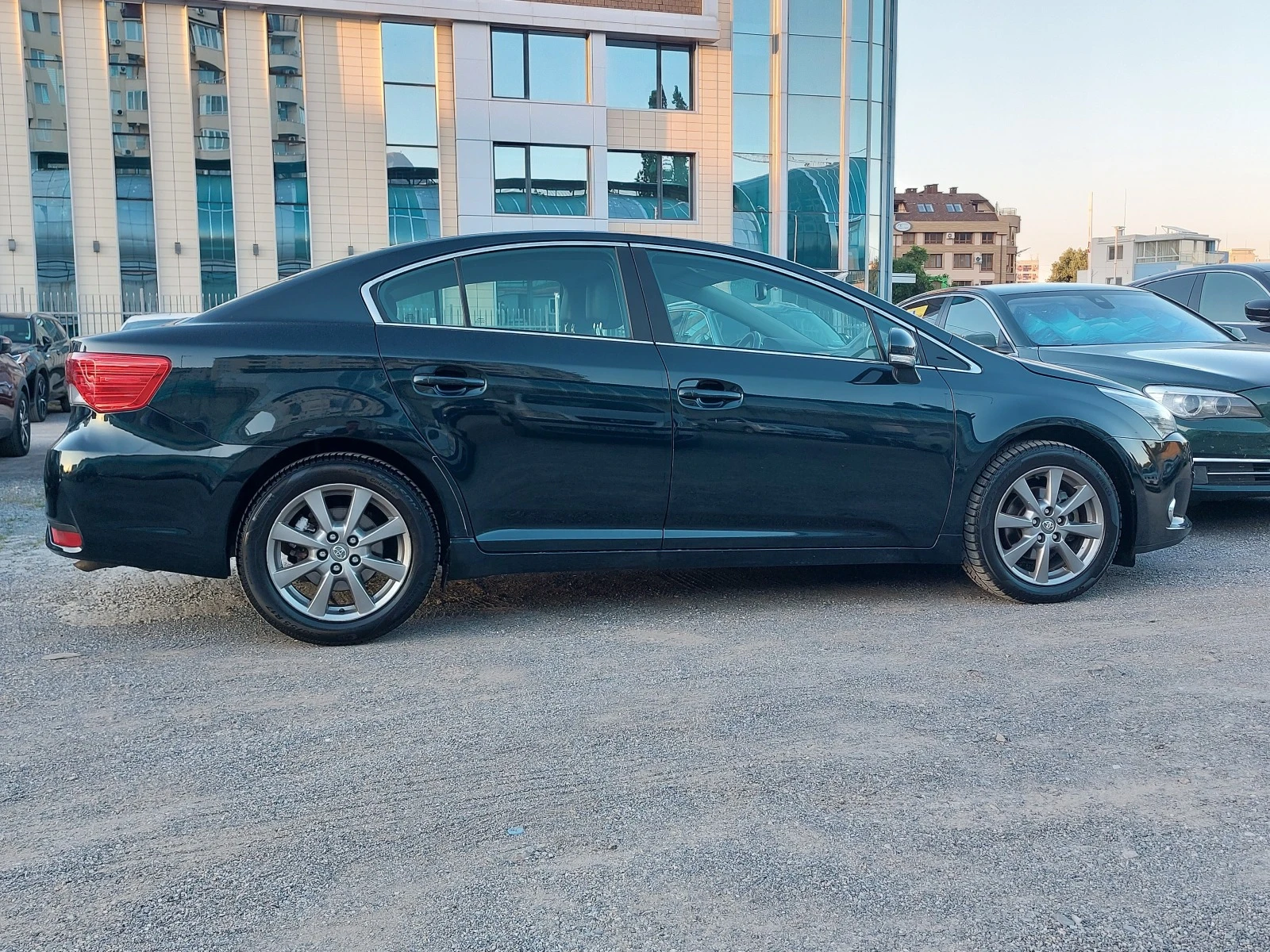 Toyota Avensis 2.0D4D 126кс СЕДАН И 2.2D4D 150ксКОМБИ NAVI КАМЕРА - изображение 9