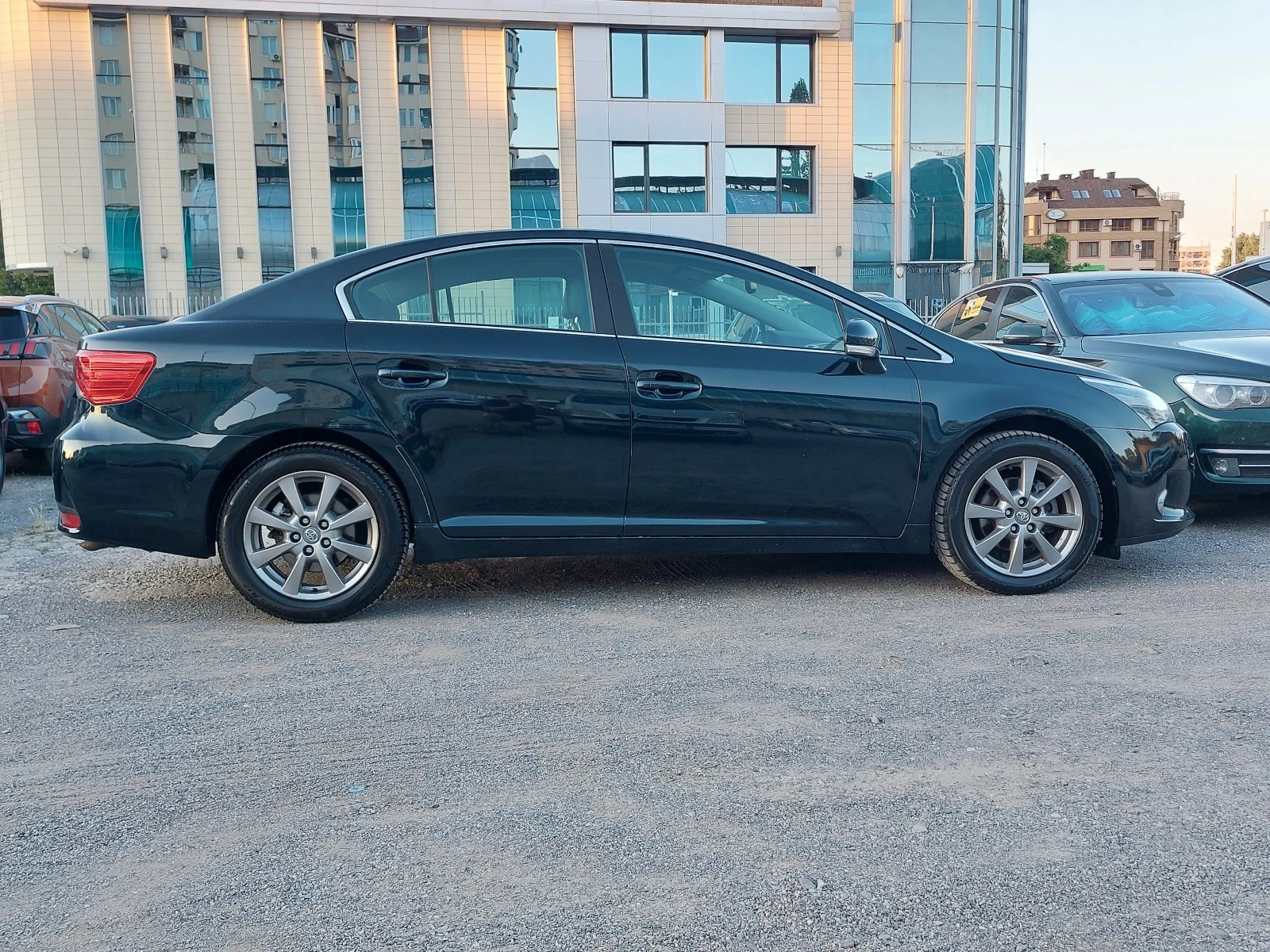 Toyota Avensis 2.0D4D 126кс СЕДАН И 2.2D4D 150ксКОМБИ NAVI КАМЕРА - изображение 10