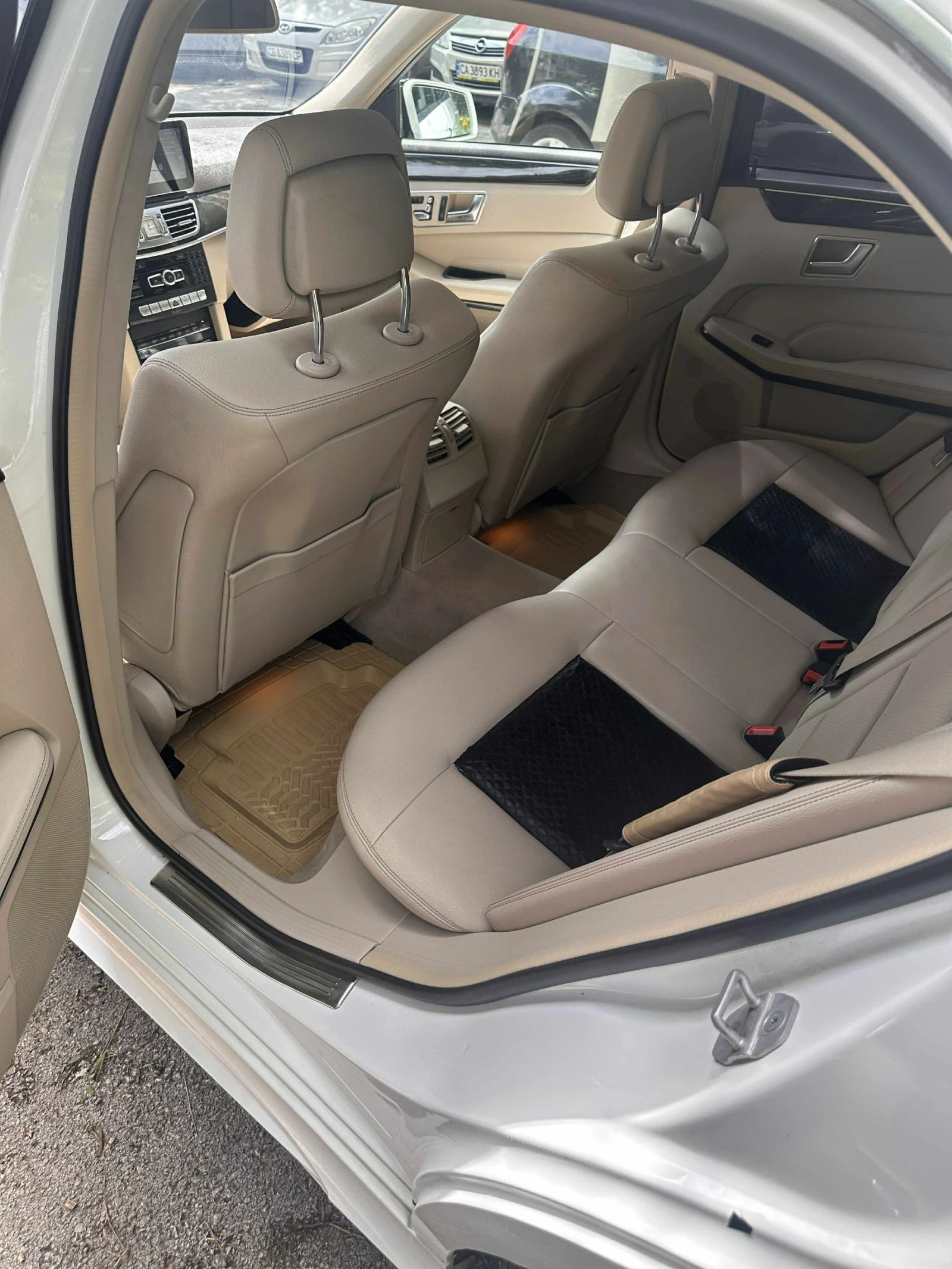 Mercedes-Benz E 350  - изображение 10