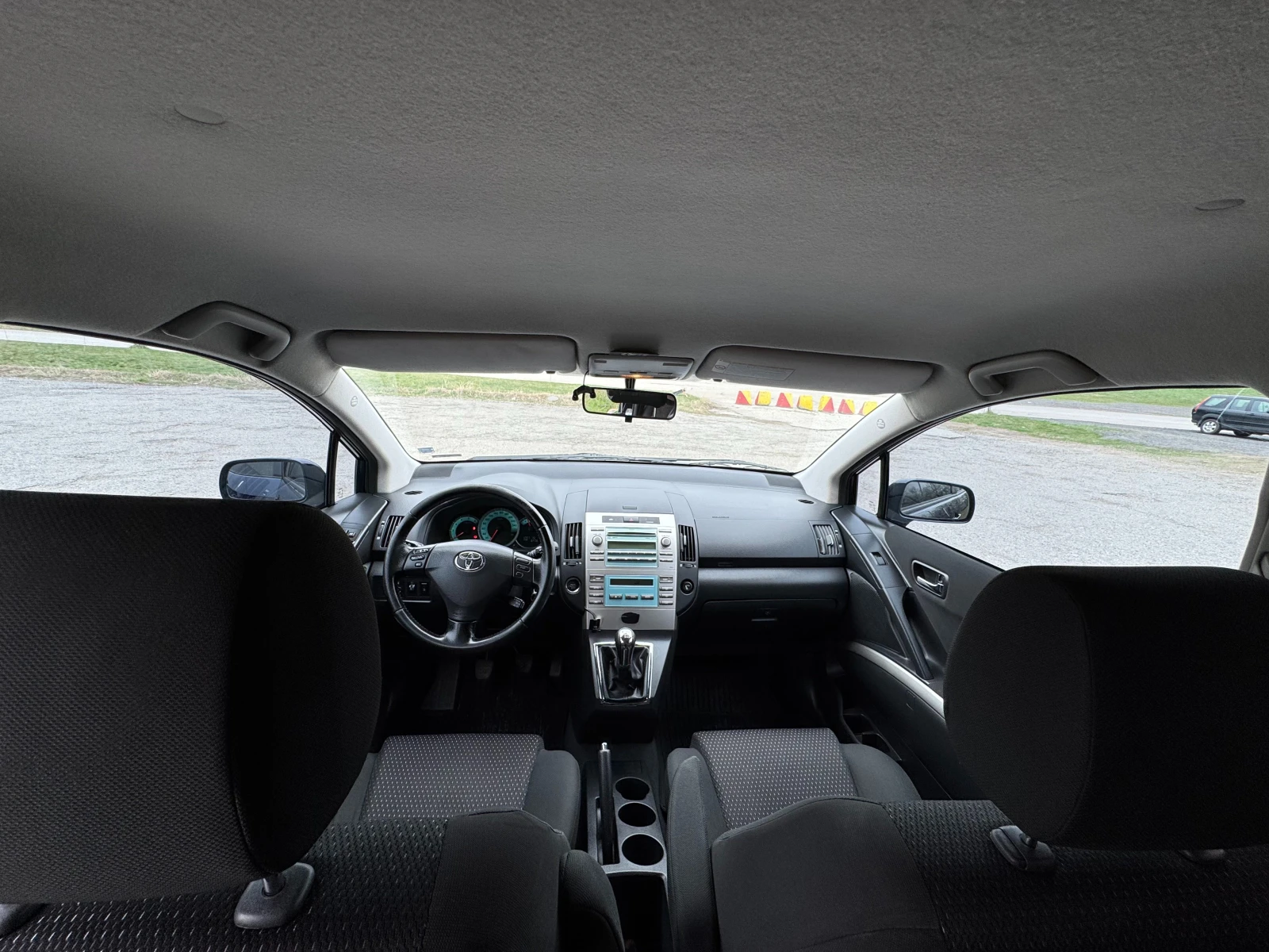 Toyota Corolla verso 2.2 D4D - изображение 9