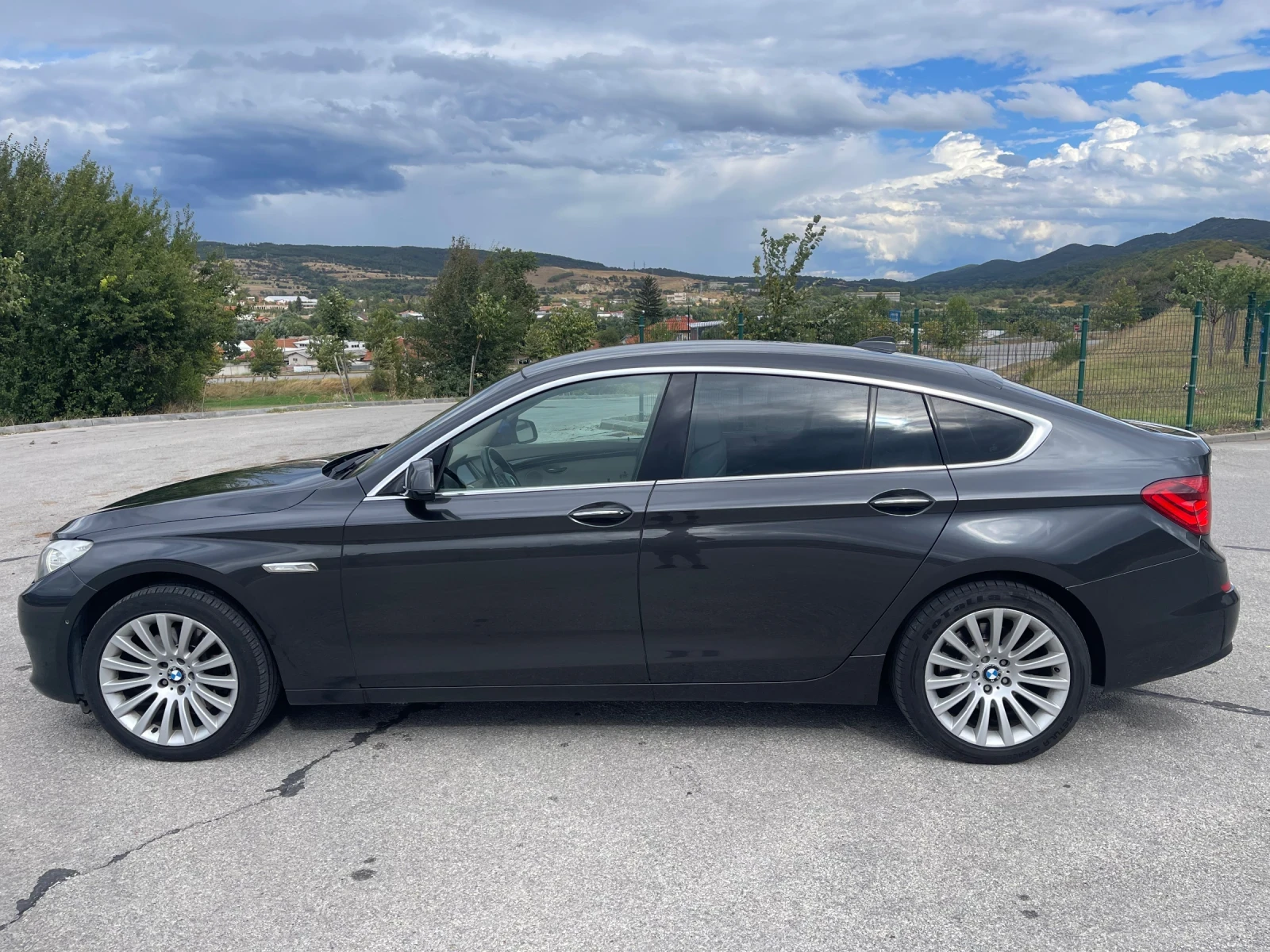 BMW 5 Gran Turismo xDrive - изображение 7
