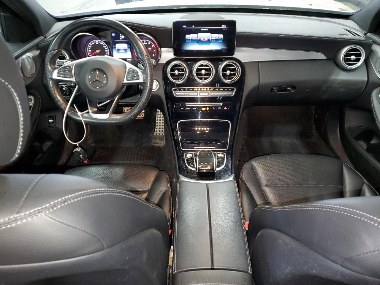 Mercedes-Benz C 300 4MATIC AMG* Burmester* Пано* LED* Keyless* Камера - изображение 8